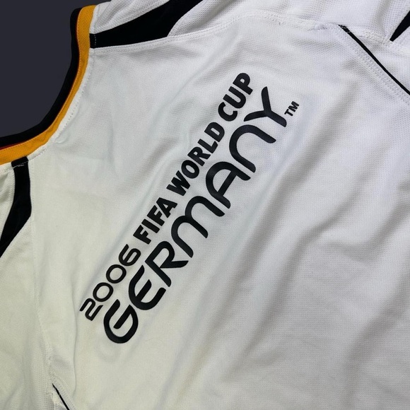 Vintage Germany 2006 FIFA World Cup jersey in white and yellow/black size large - Picture 4 of 5